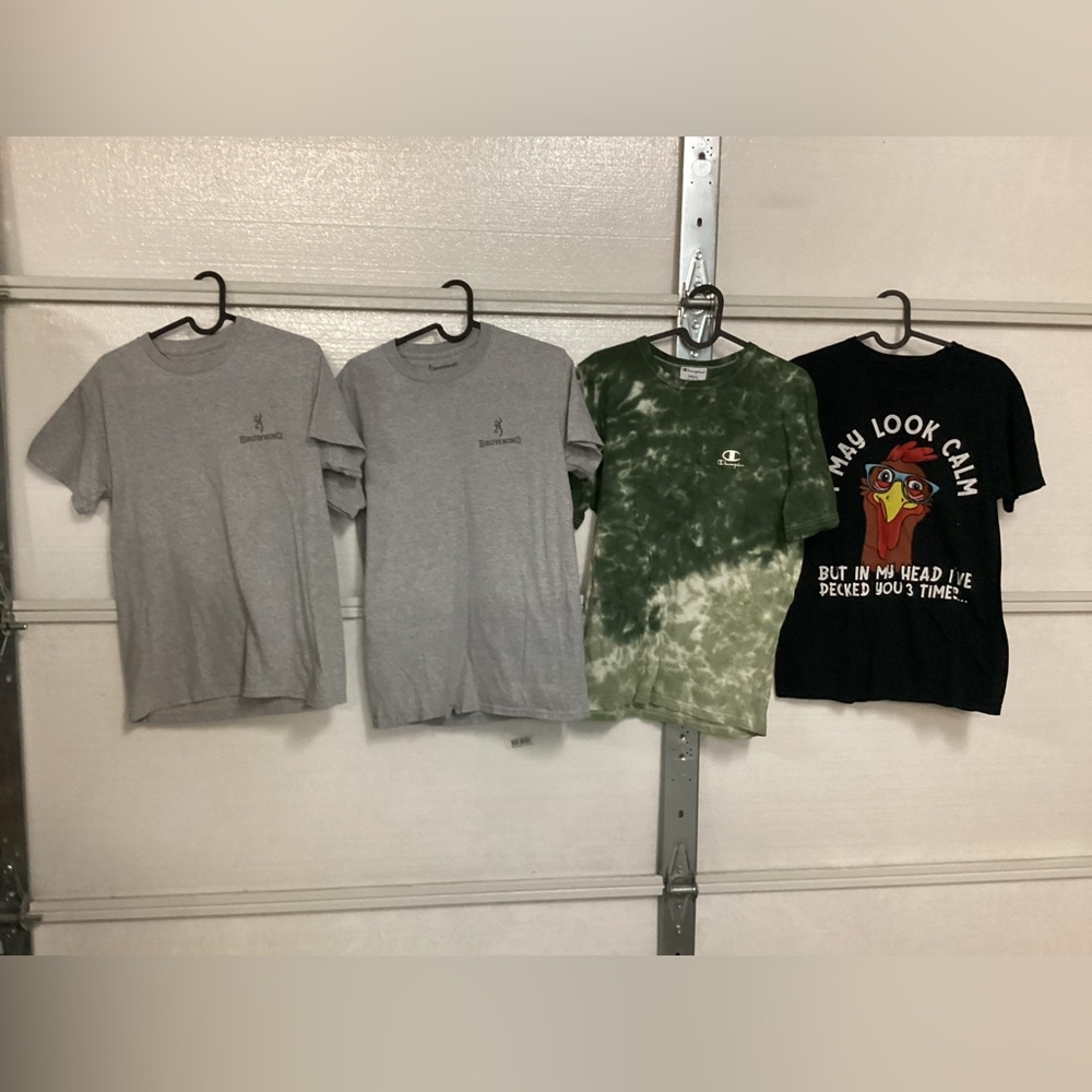 4 men’s T-shirt size small